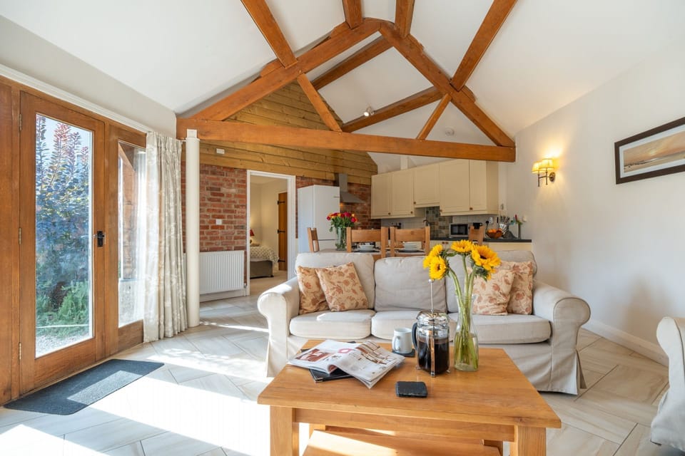 Flower Barn Sitting Room - StayCotswold