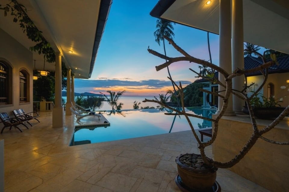 Luxury Beach Front Hai Leng Villa AO YON