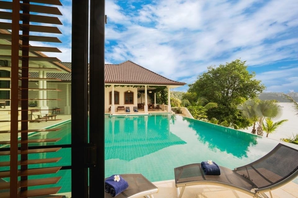 Luxury Beach Front Hai Leng Villa AO YON