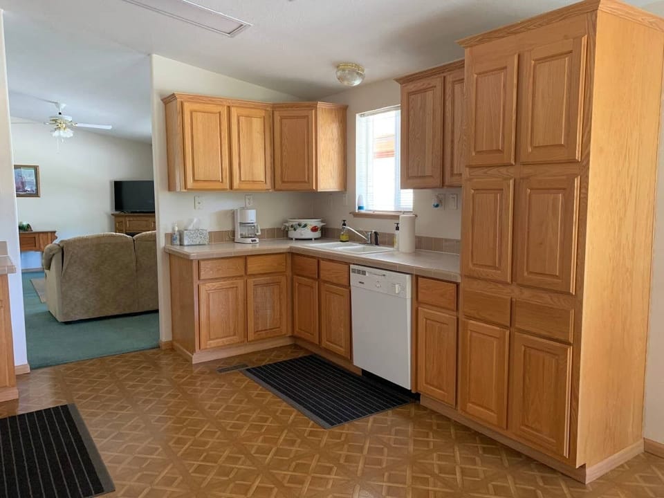 The kitchen has everything you’ll need to prepare and enjoy a home cooked meal. 
