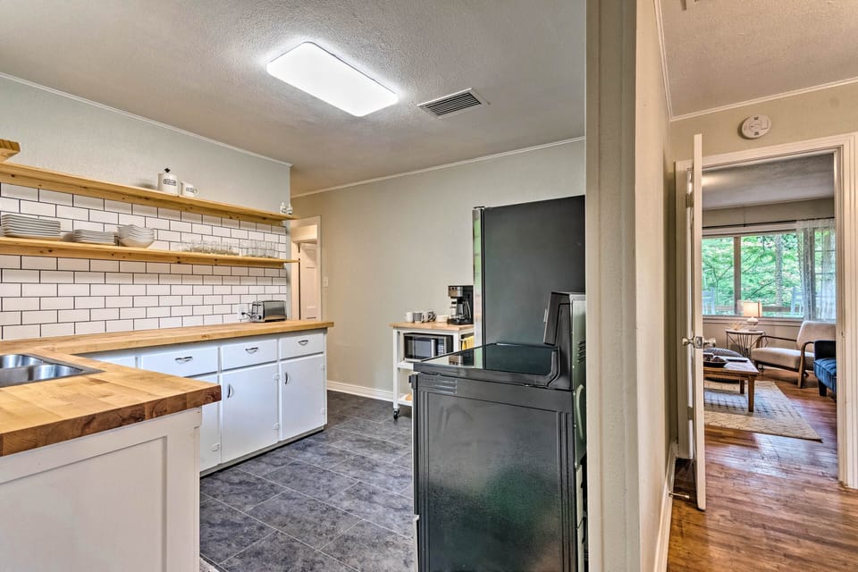 Well-Equipped Kitchen