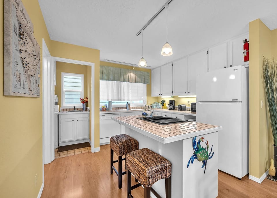 kitchen bar