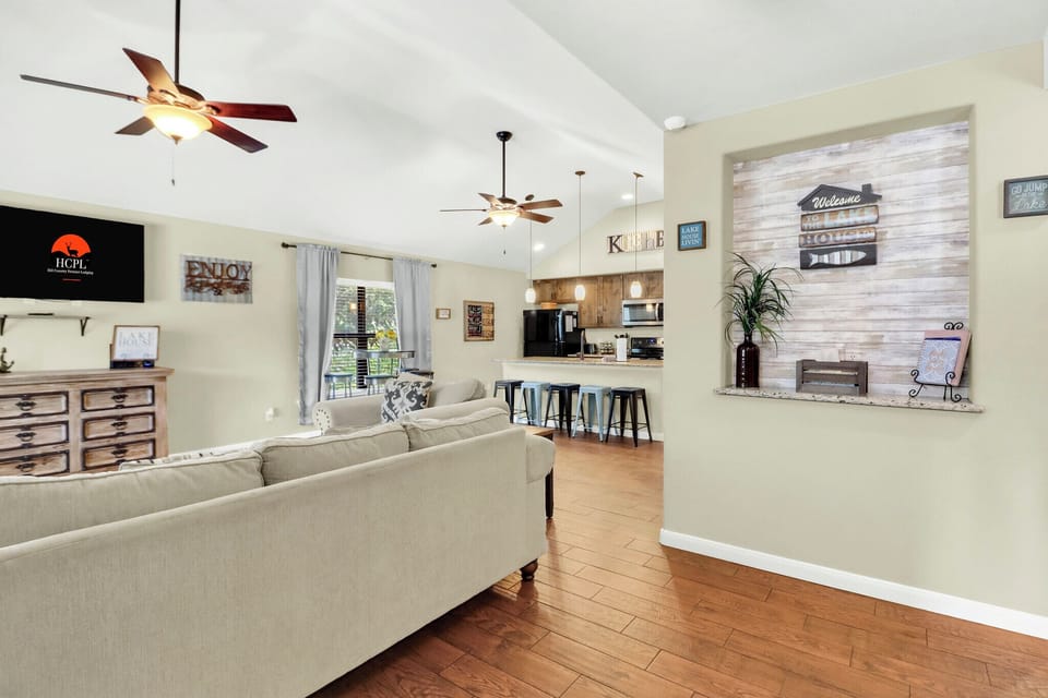 The living area and kitchen is located right when you walk inside