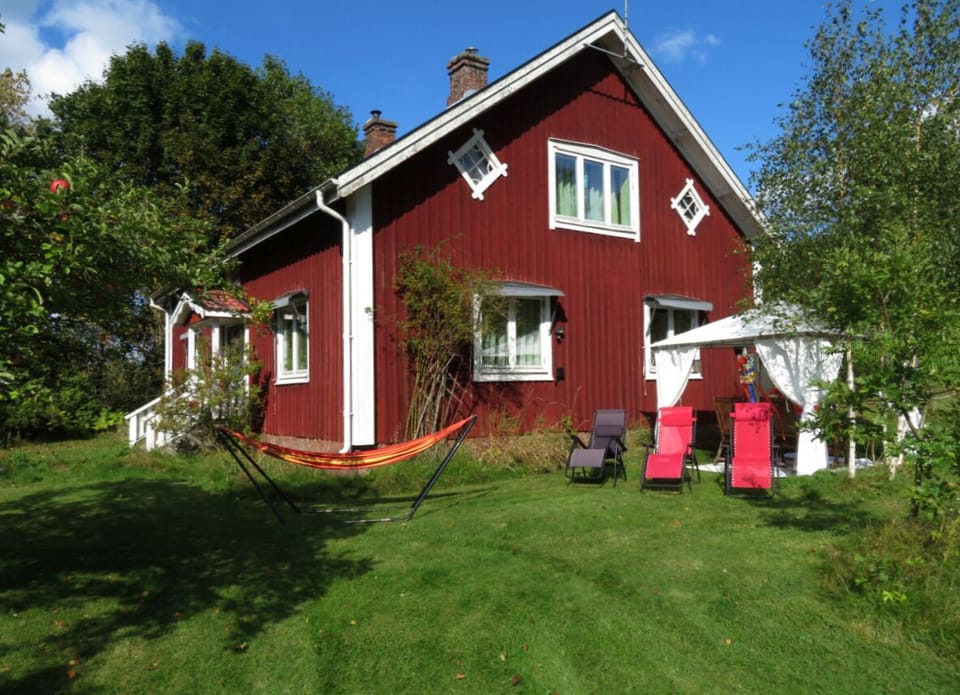 Ringatorpet i Småland is located between Älmhult and Växjö. Fast fiber internet.