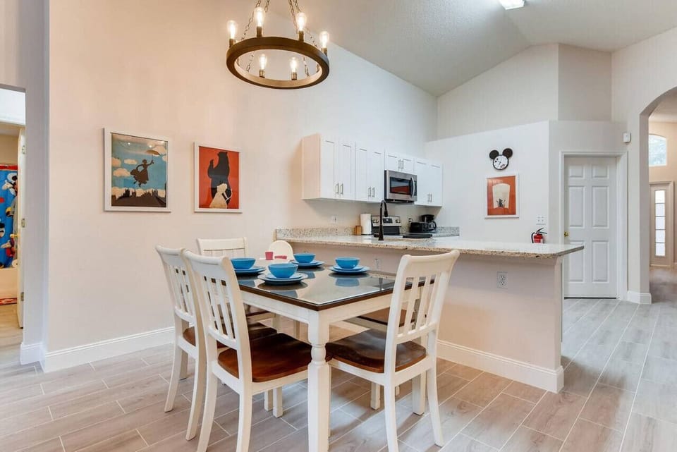 Elegant dining room, perfect for family meals and entertaining guests.