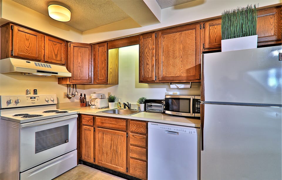 fully equipped kitchen