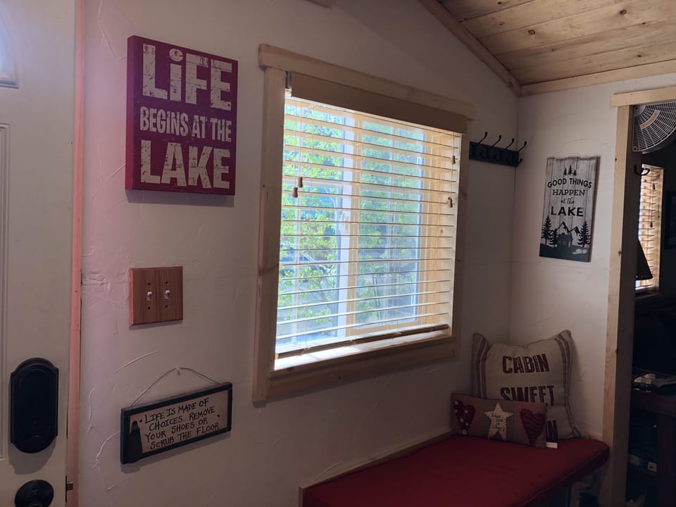 entry bench and hooks