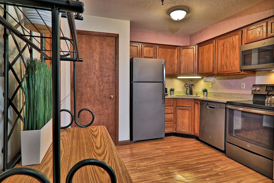 fully equipped kitchen