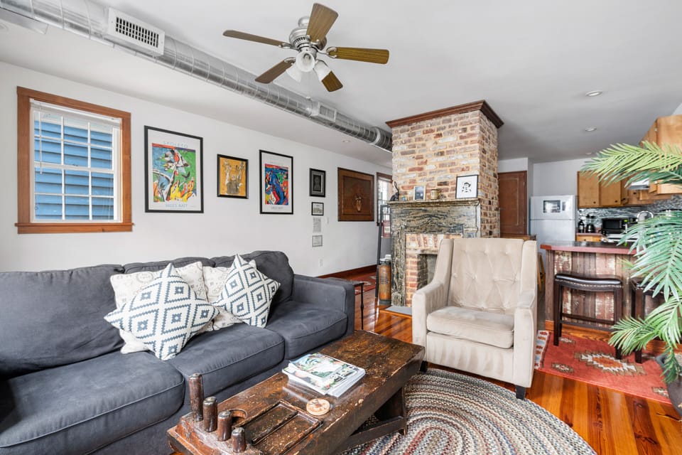Eclectic Spring Street Getaway | Casa Verde