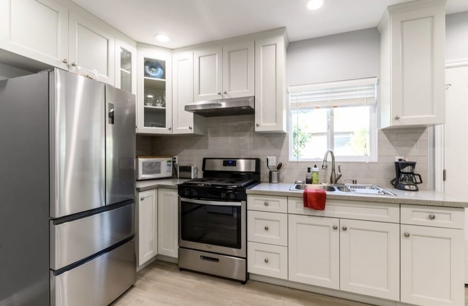 Full Kitchen