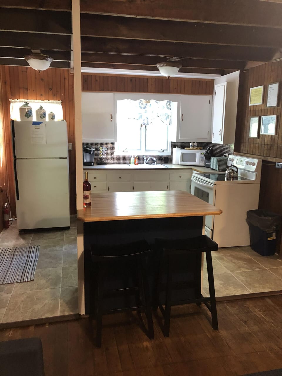 Open Kitchen w/ Island