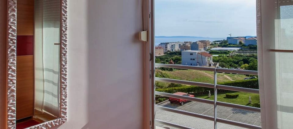 room - beautiful view of the garden and the sea