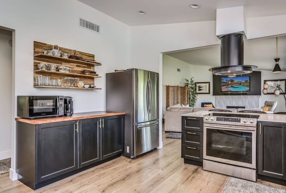 Fully Stocked Entertainer's Kitchen