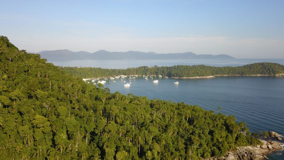 40-foot sailboat with 2 suites, accommodation and excursions. House in State of Rio de Janeiro
