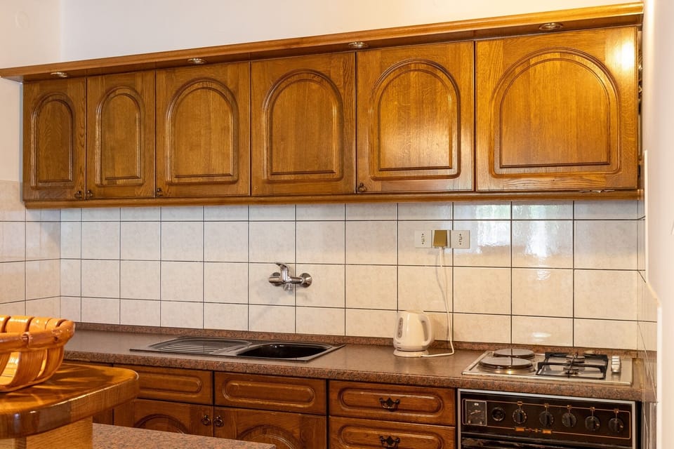 Kitchen 1