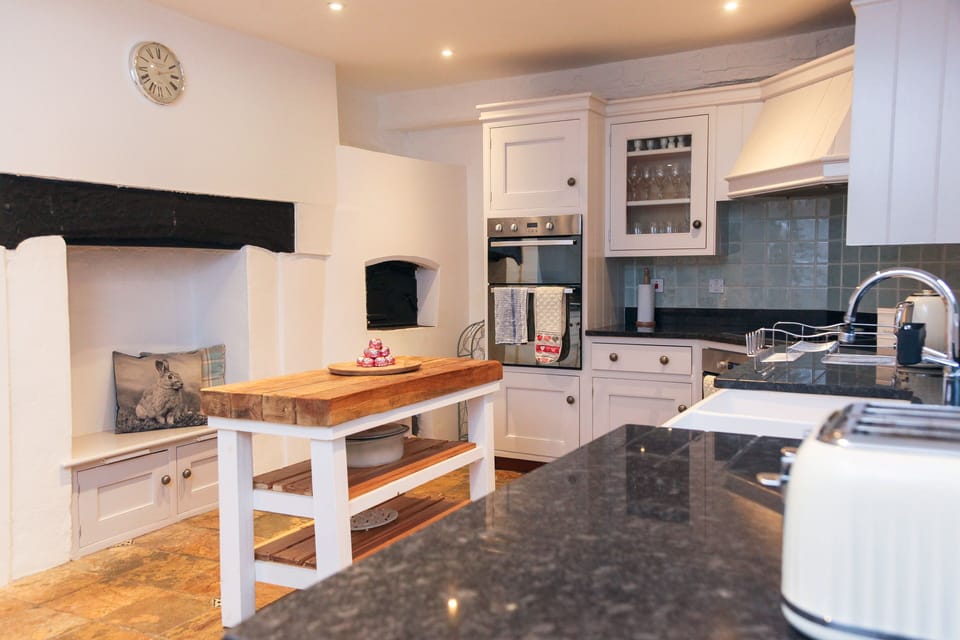 Full kitchen fitted with all mod-cons and ample crockery for 18