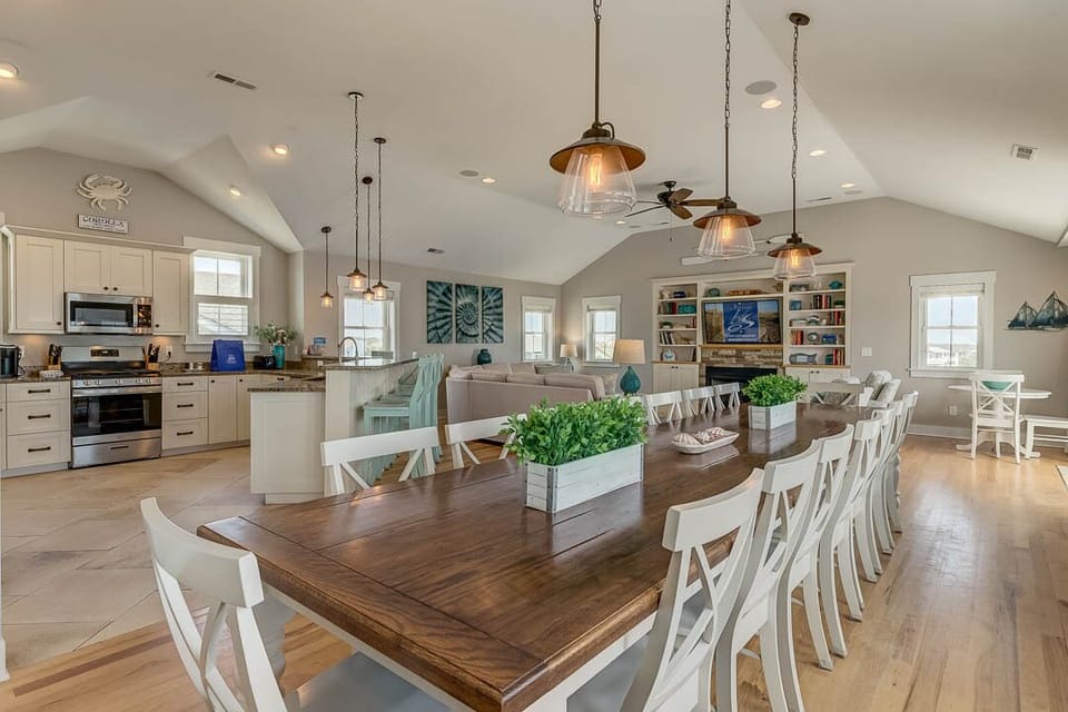 Top-Level Dining Room with Table (seats 16)