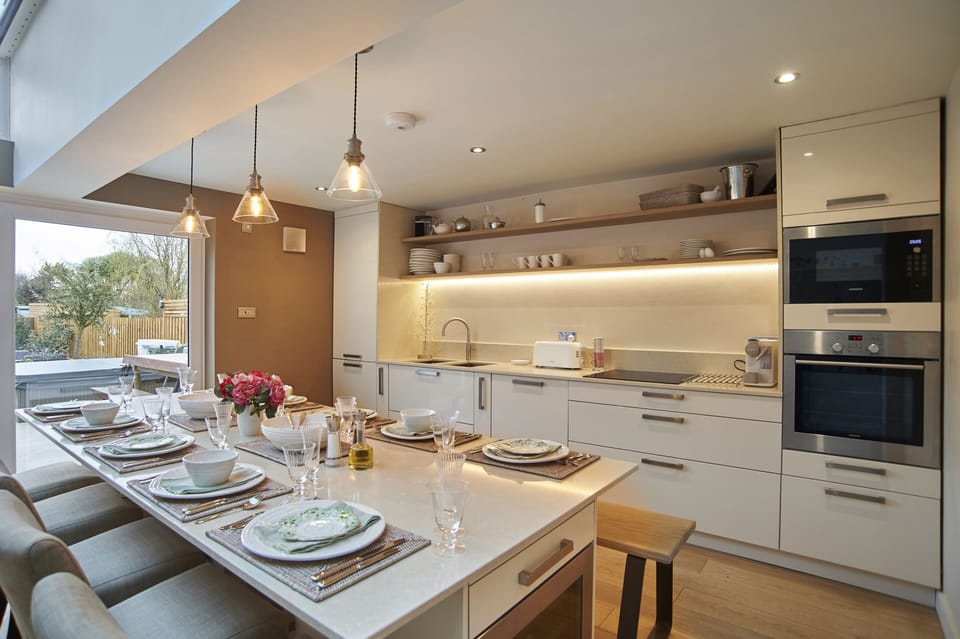 Kitchen All Moden Necessities provided