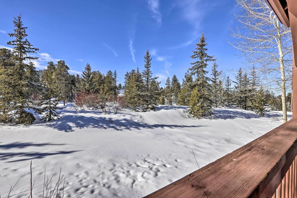 Private Balcony | West-Facing Views