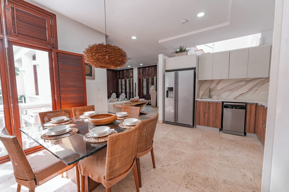 Kitchen Dining Areas