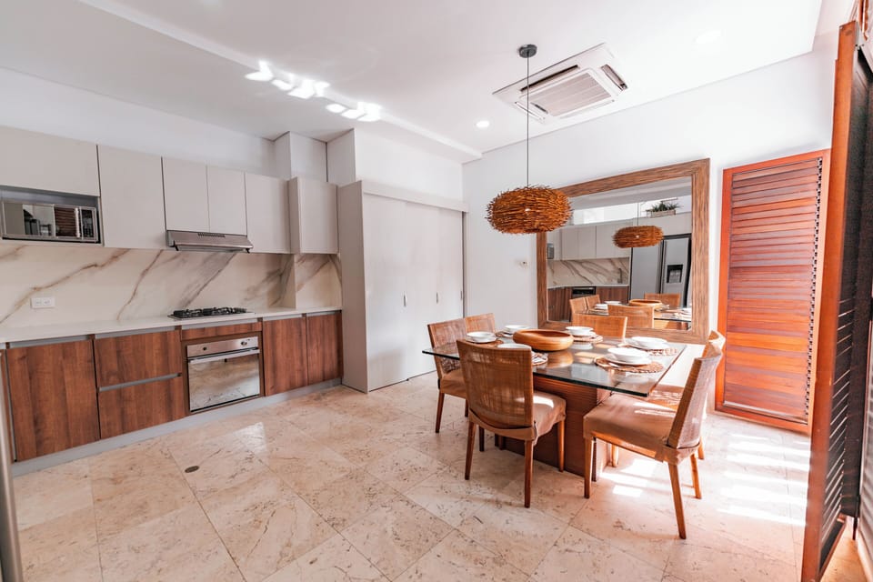Kitchen Dining areas