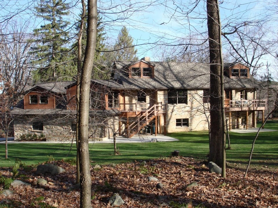 Lodge is connected to State Park & thousands of acres of State Forest Woodlands