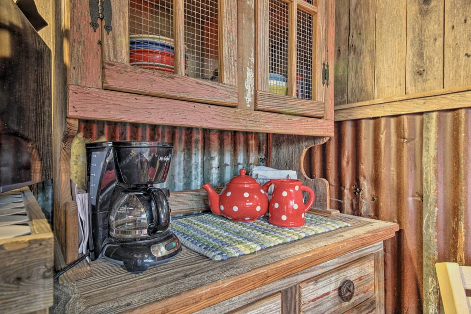 Studio | Well-Equipped Kitchenette