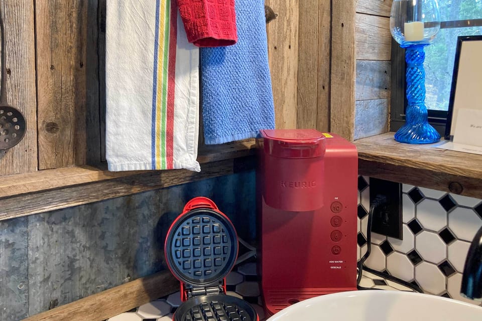 Well-Equipped Kitchenette