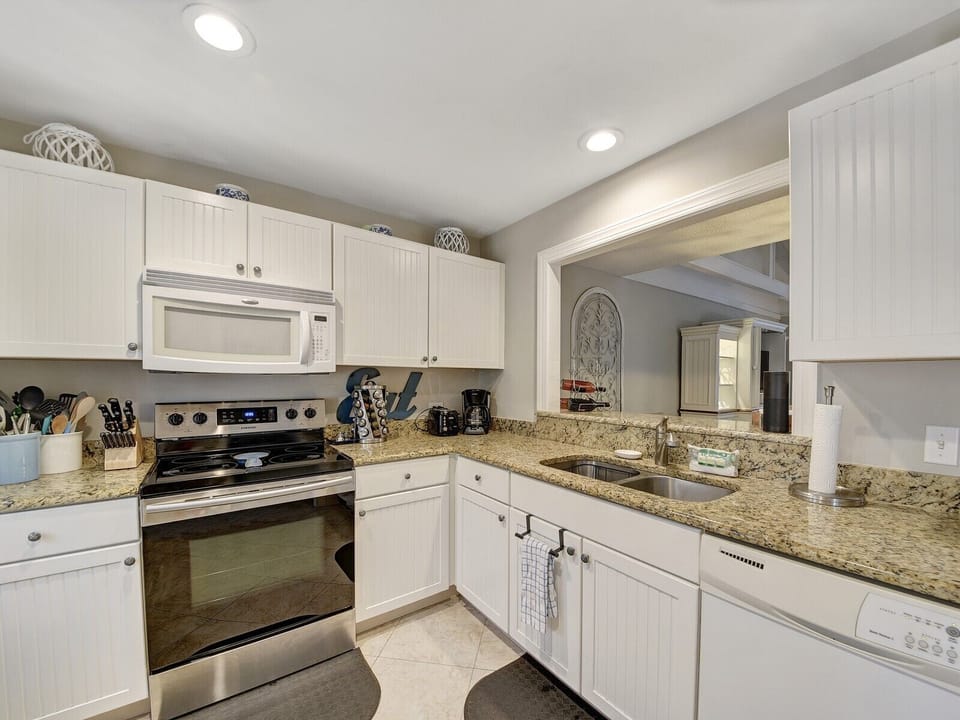 Updated Kitchen at 508 Queens Grant