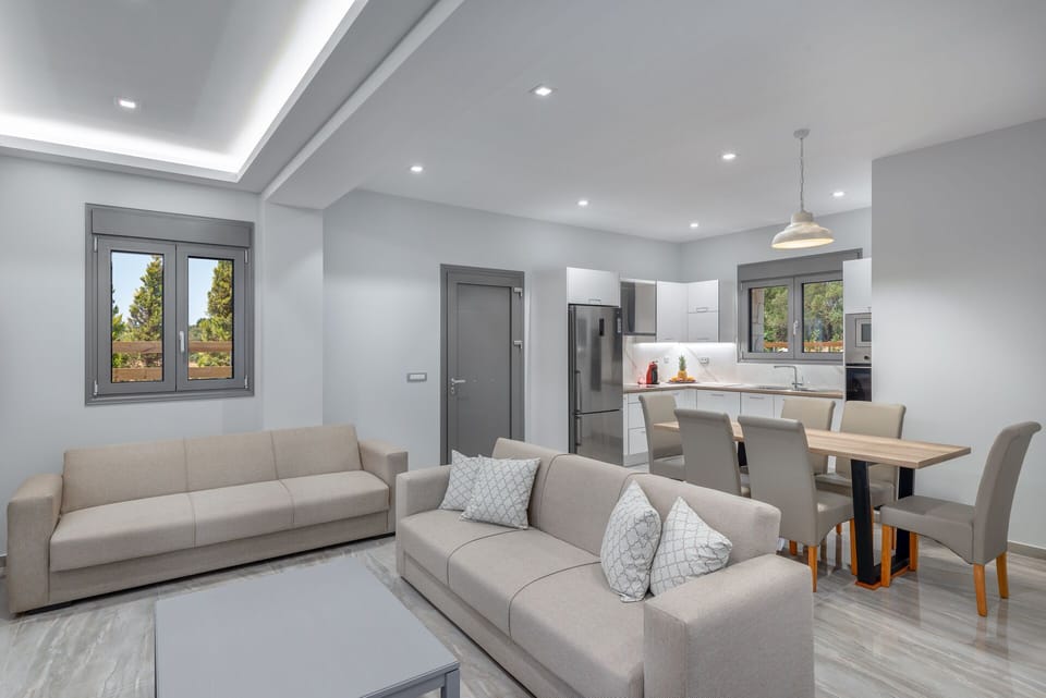 Living room & Dining room