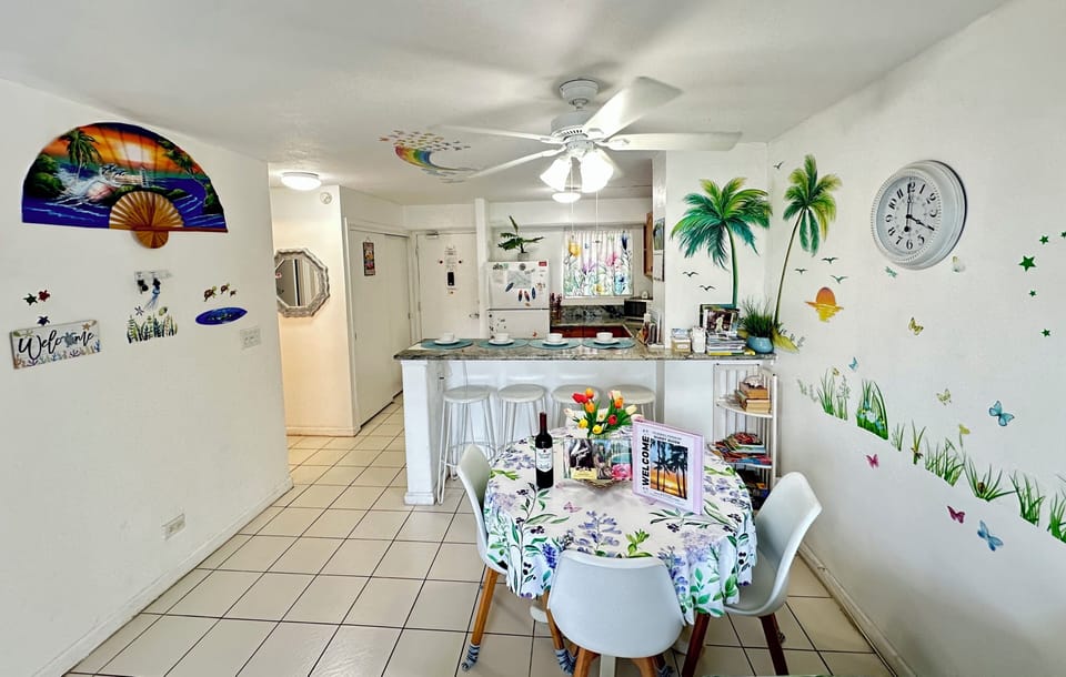 Dinning corner
Hawaiian welcome gifts for all guests
