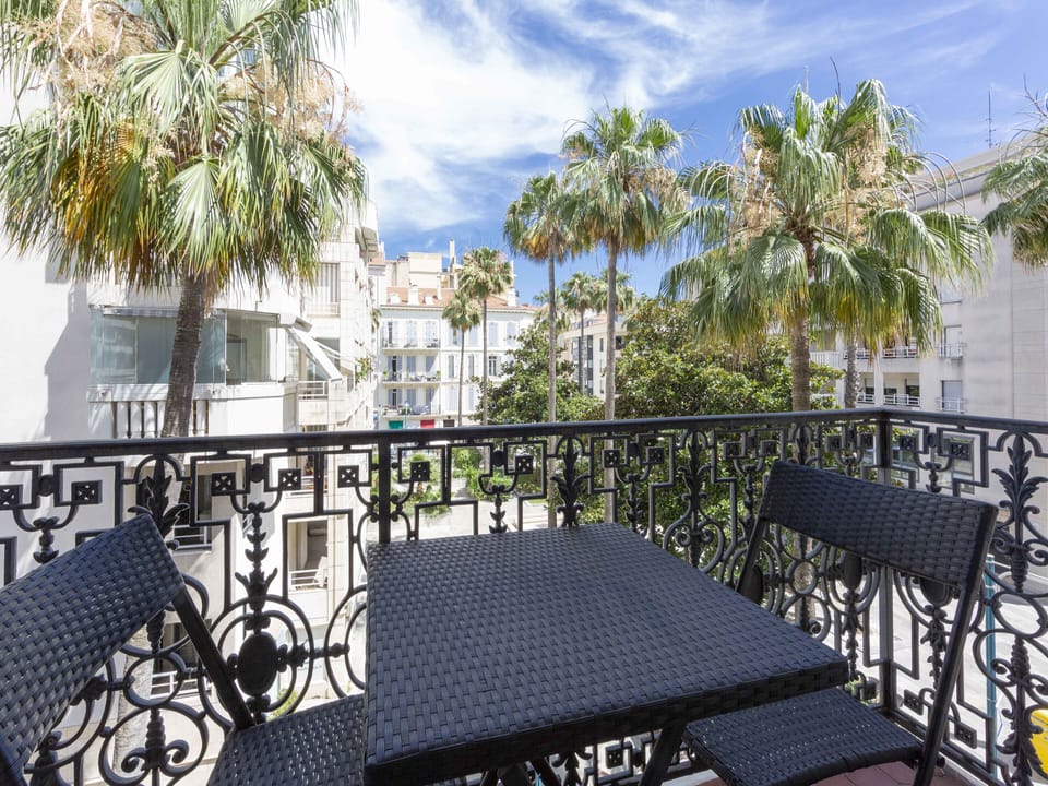 small terrace with clear view 