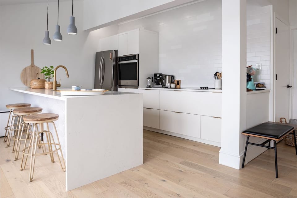 Fully equipped kitchen. 