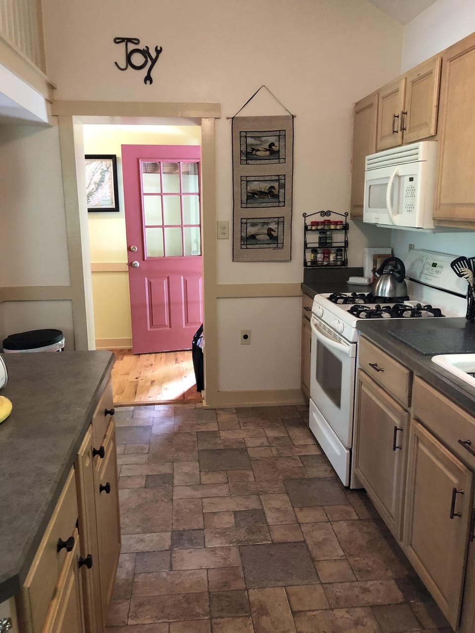 Full equipped kitchen
