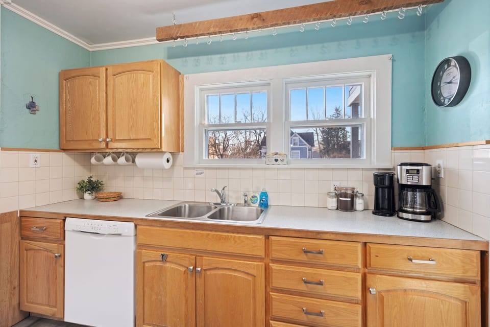 Sunny Kitchen | All of the essentials!