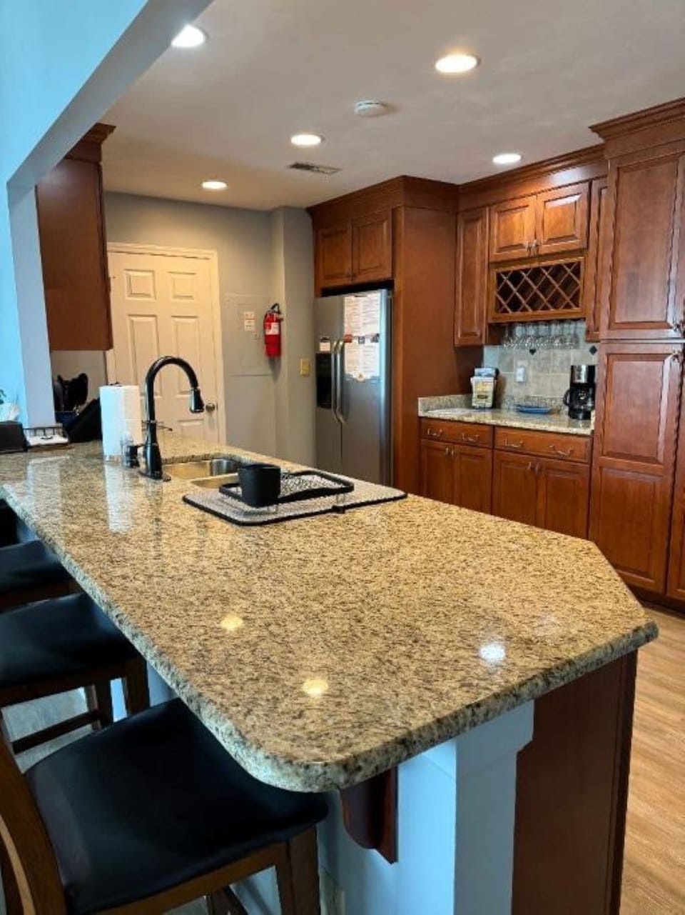 Large Fully Stocked Kitchen