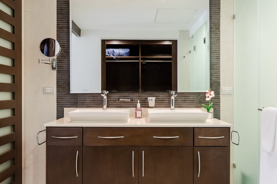 Double Sink, Sink Faucet, Furniture, Indoors