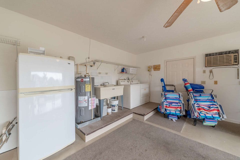 8 beach chairs, 2 beach umbrellas, a second refrigerator for your extra food and beverages.  The home is outfitted for the ideal beach getaway!