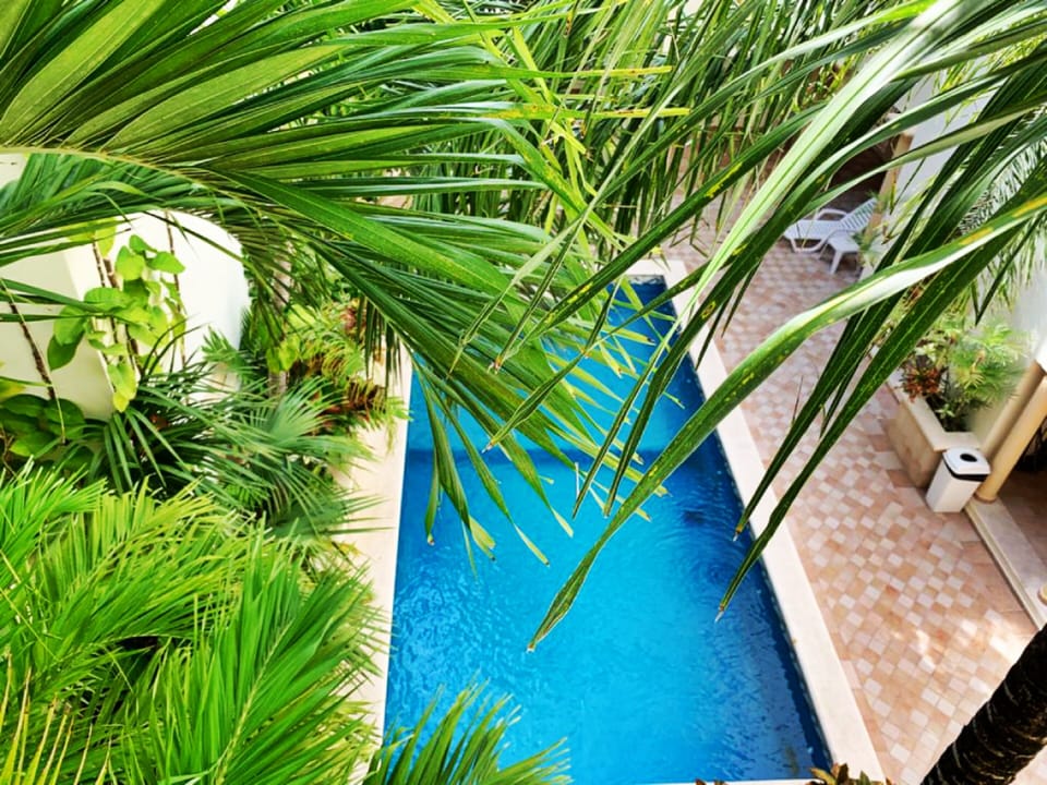 common area with pool