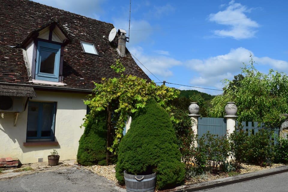 Side view of the cottage
