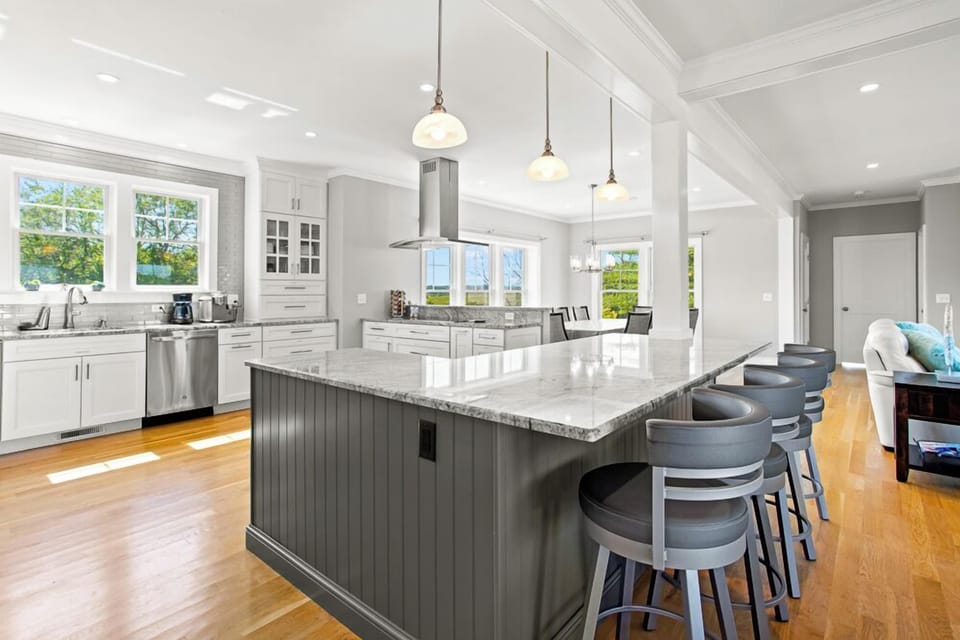 Kitchen with seating for 4 at the island