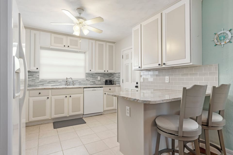 Fully Equipped Kitchen - Breakfast Bar Seating for Two