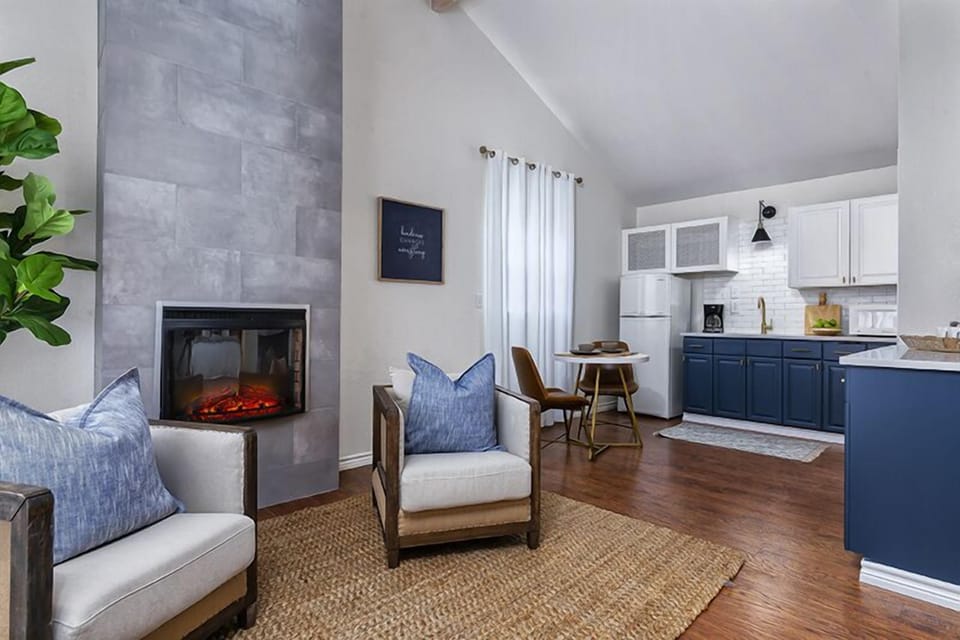 Downtown Retreat - Dream Catcher