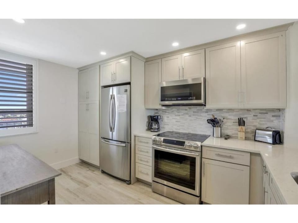 Stainless Kitchen Appliances 