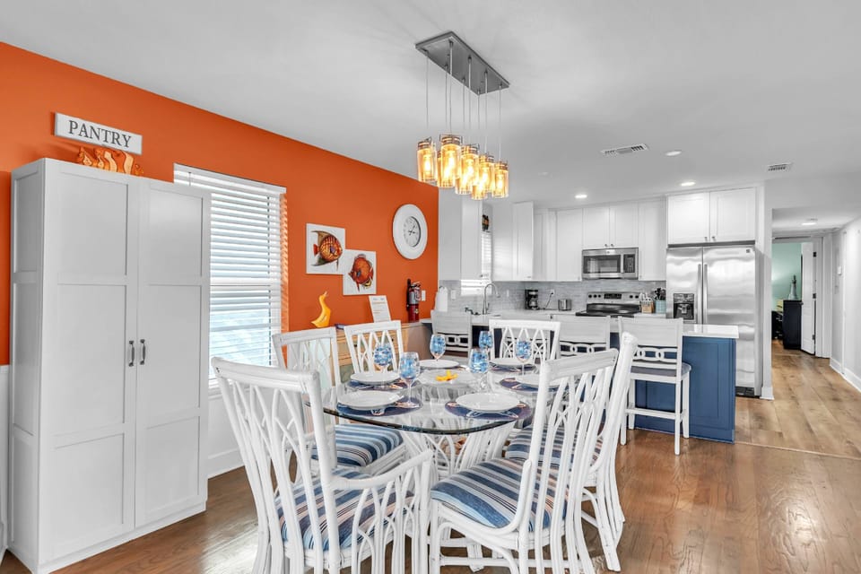 Dining Table with Seating for 6 - Additional Seating at Adjacent Breakfast Bar