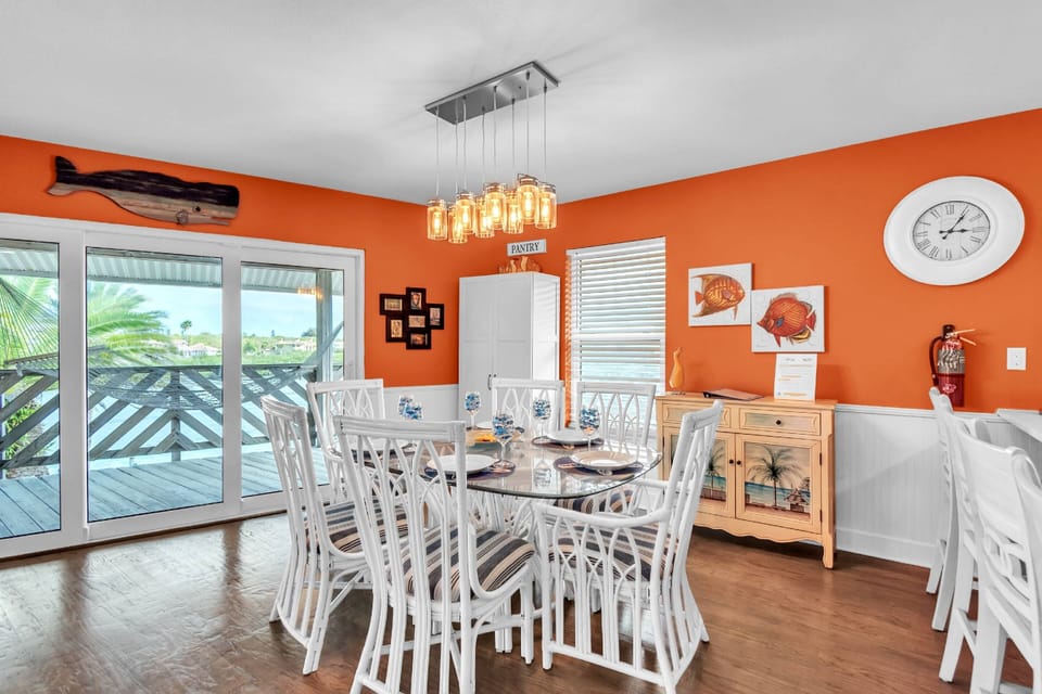 Dining Table with Seating for 6 - Additional Seating at Adjacent Breakfast Bar