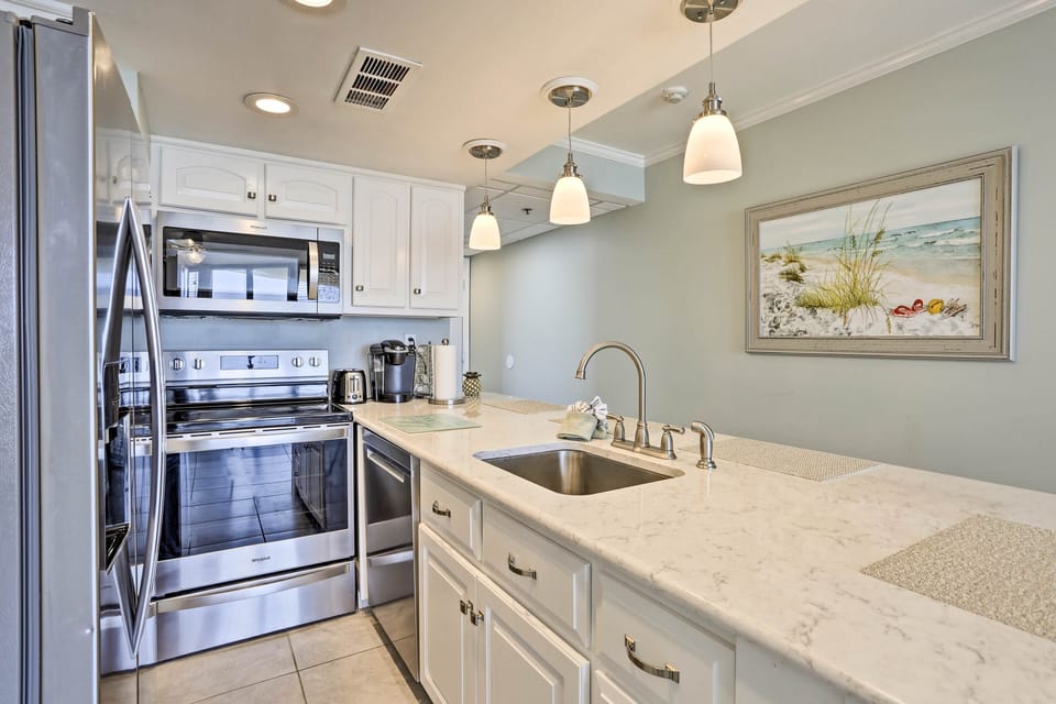 Fully Equipped Kitchen | Keurig Coffee Maker | Toaster