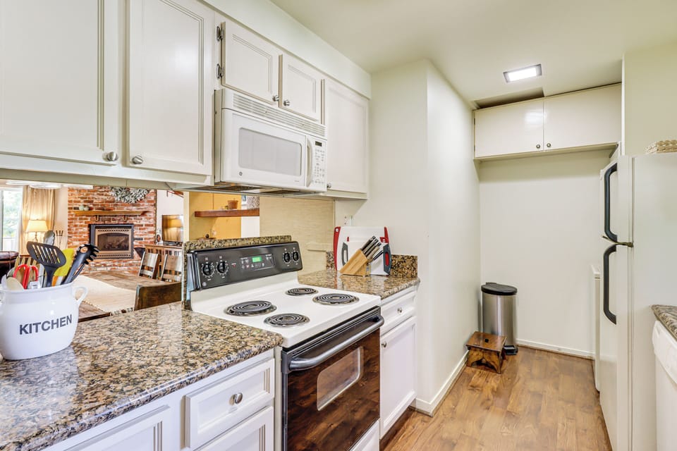 Kitchen | 2-Story Condo