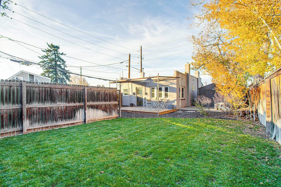 Denver Vacation Rental | 2BR | 1BA | Steps Required | 875 Sq Ft