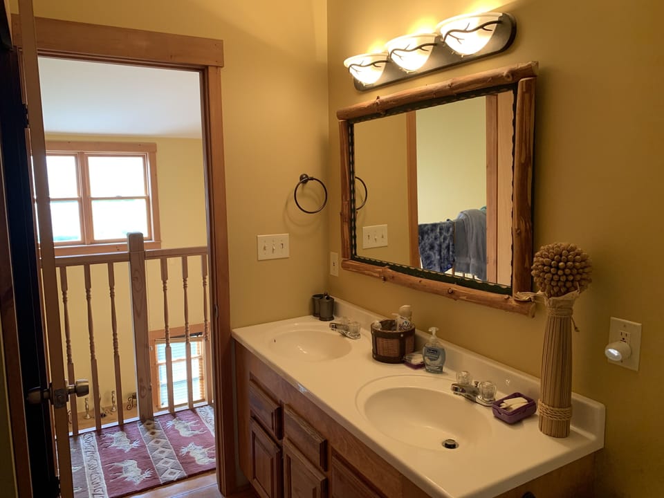 3rd floor common bath